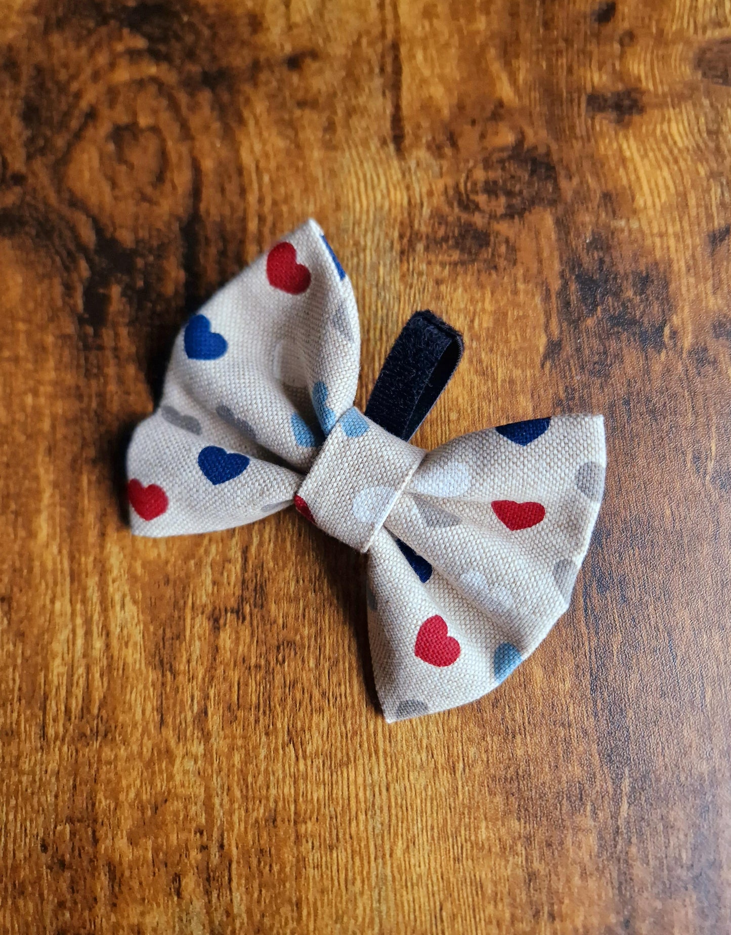 Love on Linen Bow