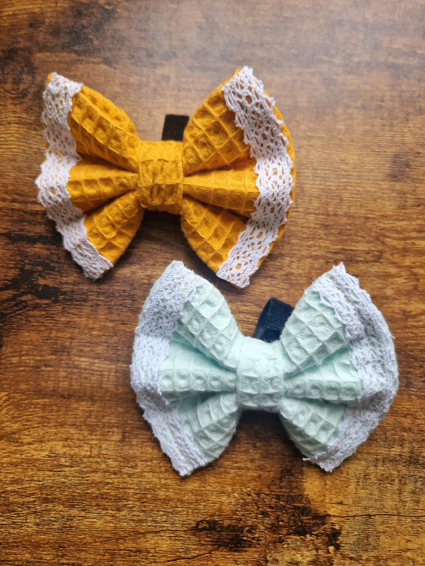 Lace Mustard Waffle Bow